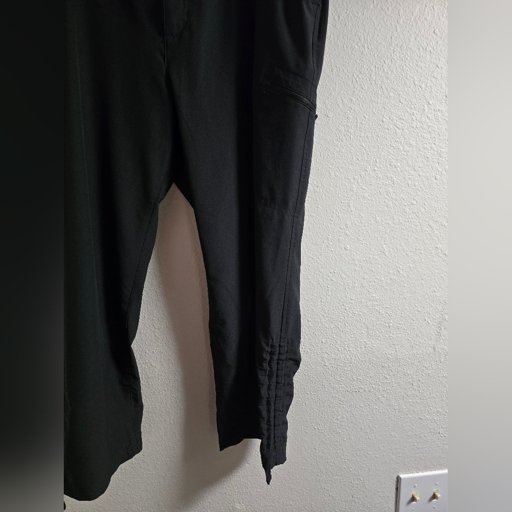 Eddie Bauer Active Capris Black - Picture 2 of 7